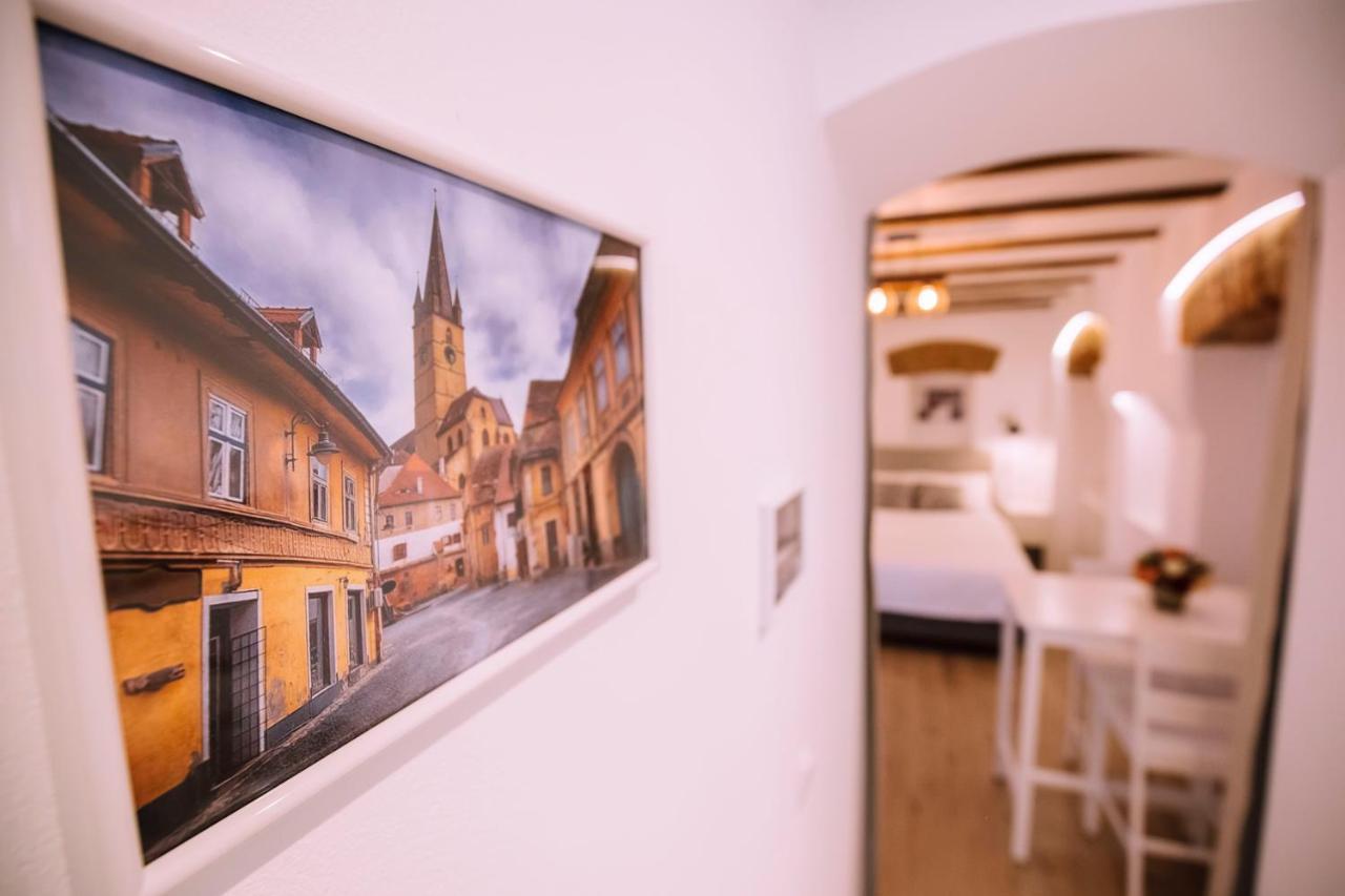 Chic Central Studio Sibiu Exteriör bild